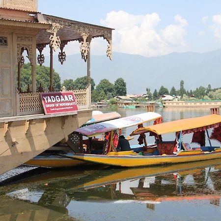 Отель Yadgaar Houseboats Сринагар Экстерьер фото
